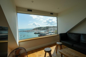Fleur de Sel - Upside Down Cottage with Spectacular View & Parking